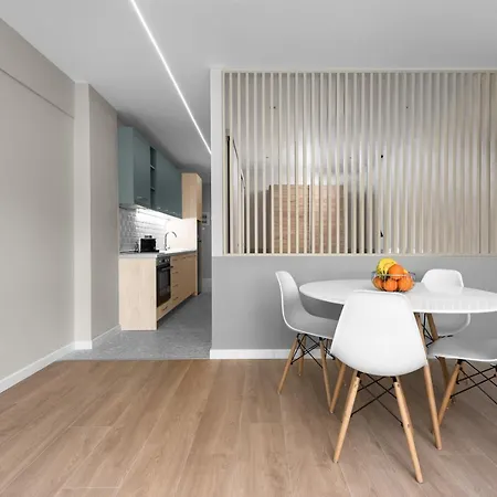 New Yorker, Nilie Hospitality Mgmt Apartment *